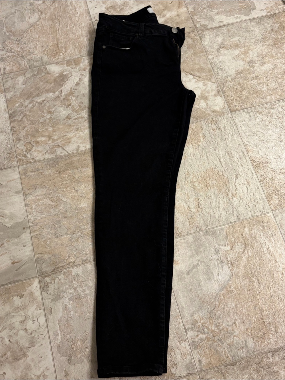 CAbi Skinny Jeans in black